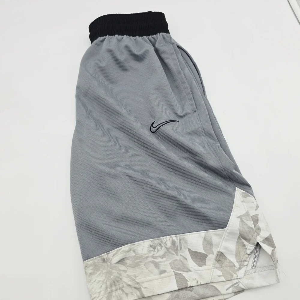 Nike small snag